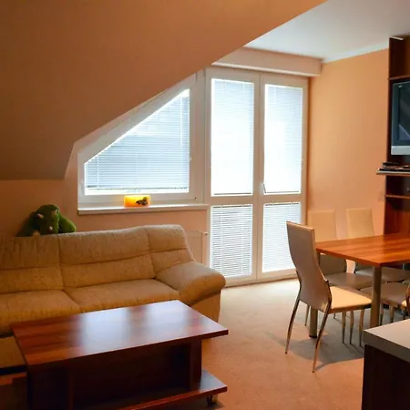 G4 V Tatranskej Strbe - Apartmanovy Dom Golem 타란스카 스트르바