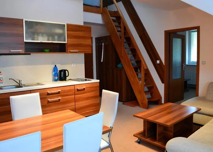 G4 V Tatranskej Strbe - Apartmanovy Dom Golem *